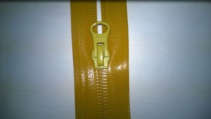 上海正品YKK拉链供应商 上海古川服饰全方位解读尼龙、树脂与金属拉链